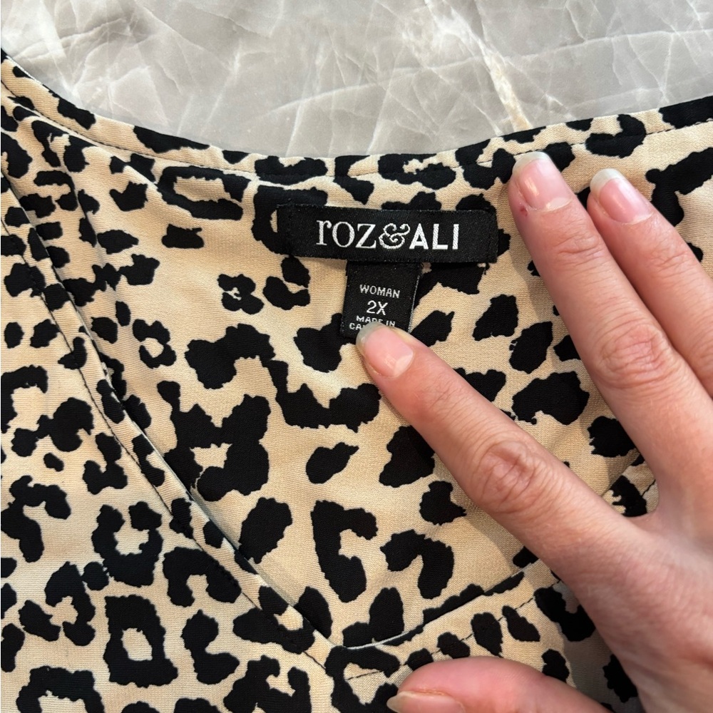 Roz & Ali Leopard and Paisley Print Top - Picture 3 of 4